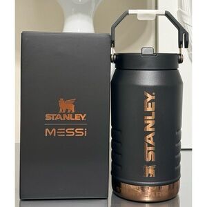 MESSI X STANLEY ICEFLOW FLIP STRAW JUG, 64 OZ- MESSI GOAT BLACK